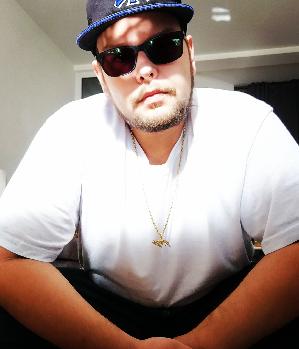 Zum Profil von xMRNICEGUY69x