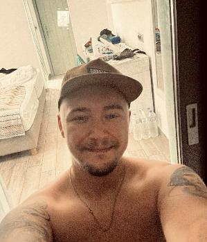 Zum Profil von xxRobbobxx